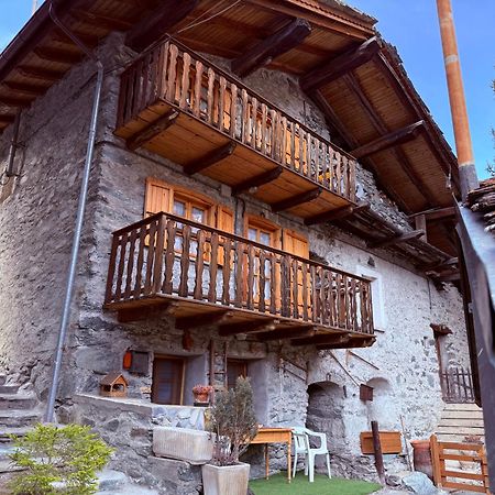Casa Vacanze Nora Chamois Exterior photo